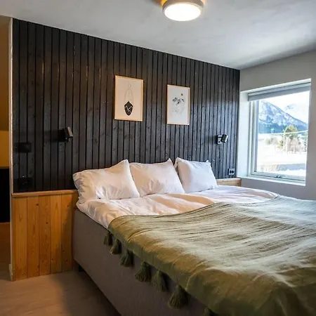 Oceanfront Semesterbostad Lyngedal